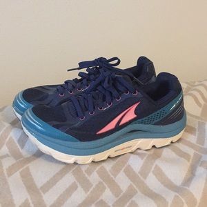 Altra zero drop running shoes 8.5